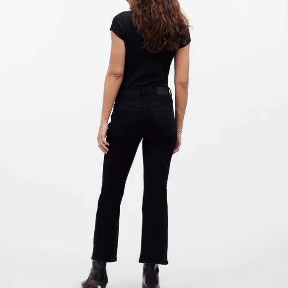 Madewell Mid Rise Kick Out Jeans in Black Rinse Size 27 Stretch Denim NEW $138 - Picture 2 of 11